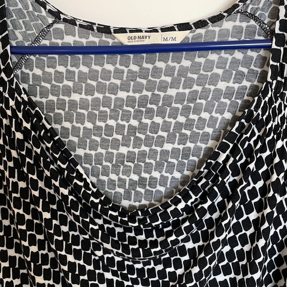 Old Navy Scoop Neck Top - Picture 2 of 2